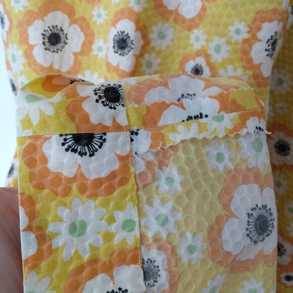 Amish Mennonite Cape Dress 39.5"B 35"W Yellow Flowers - Picture 9 of 10